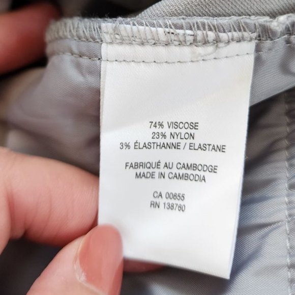 Reitmans Gray Stretch Capri - Picture 2 of 8